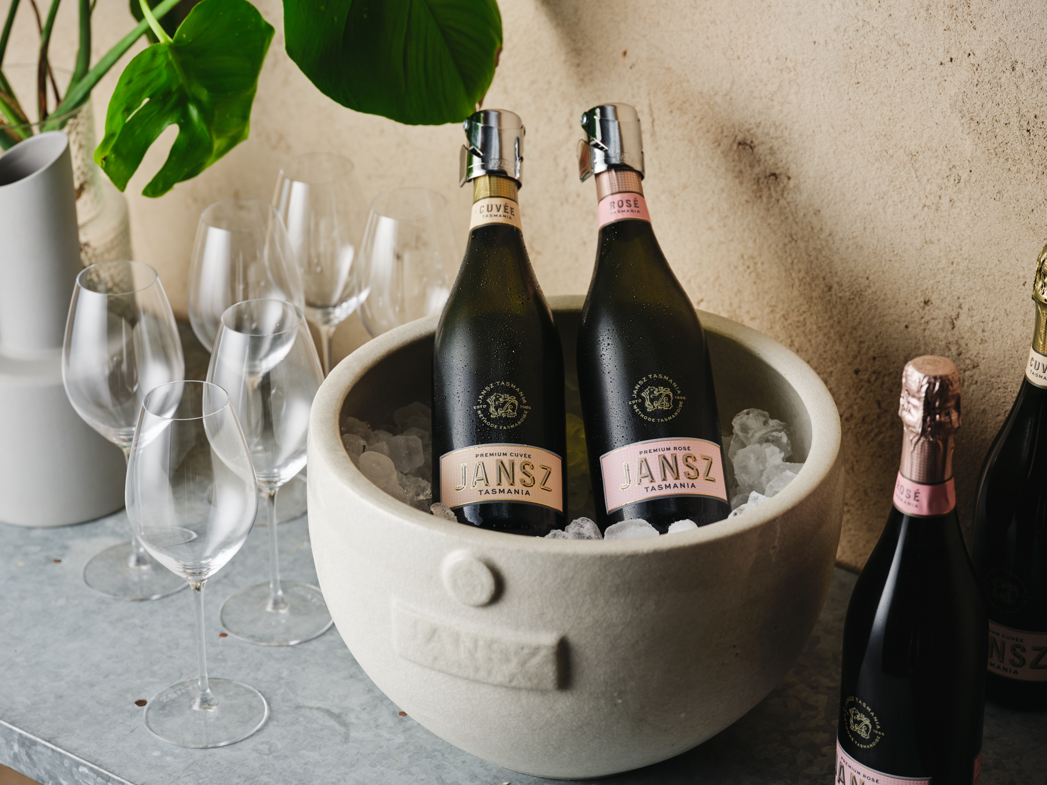 Jansz Tasmania Cuv&eacute;e and Cuv&eacute;e Ros&eacute; on ice