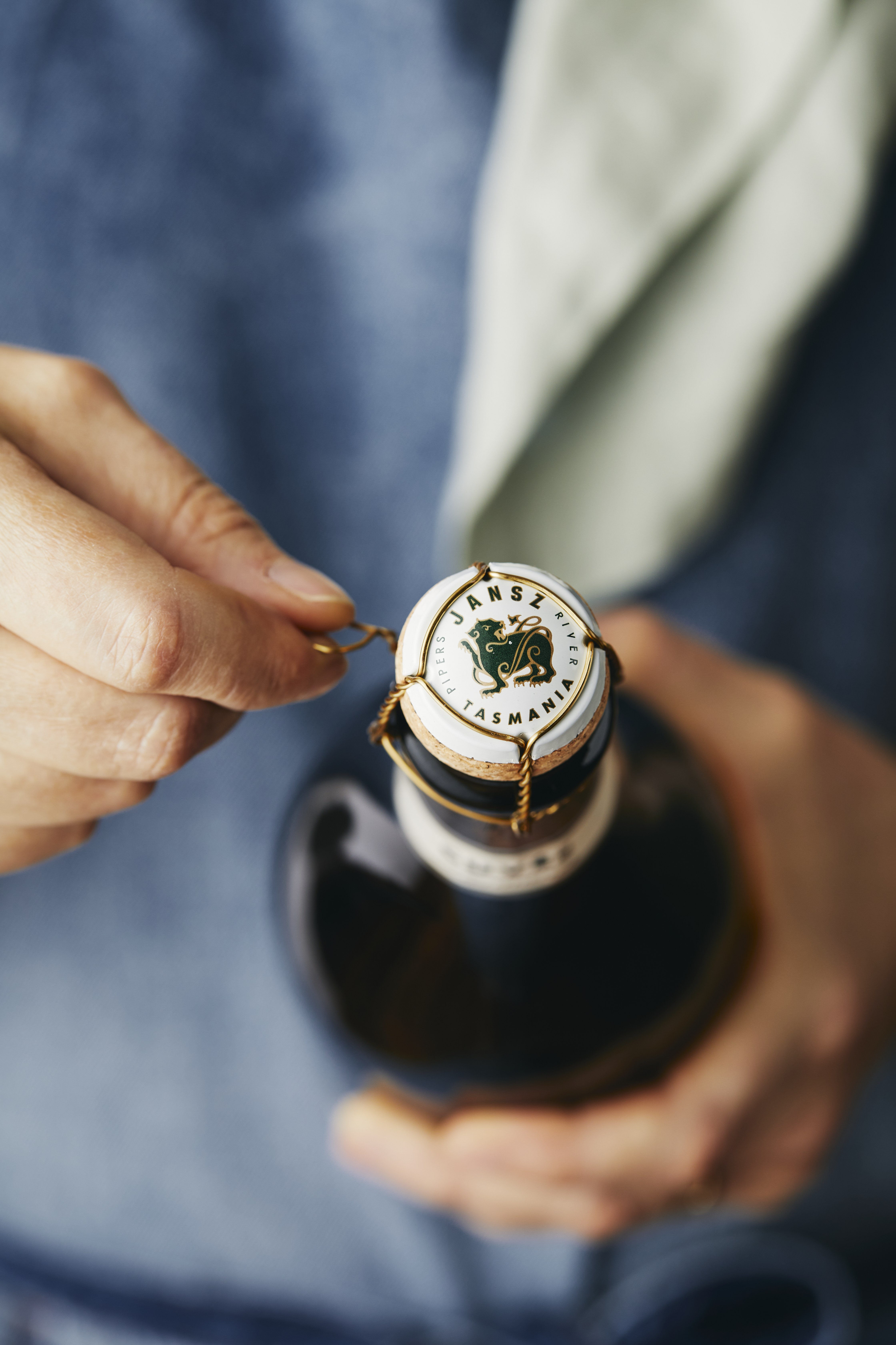 Jansz Tasmania Cuv&eacute;e cork and cage detail