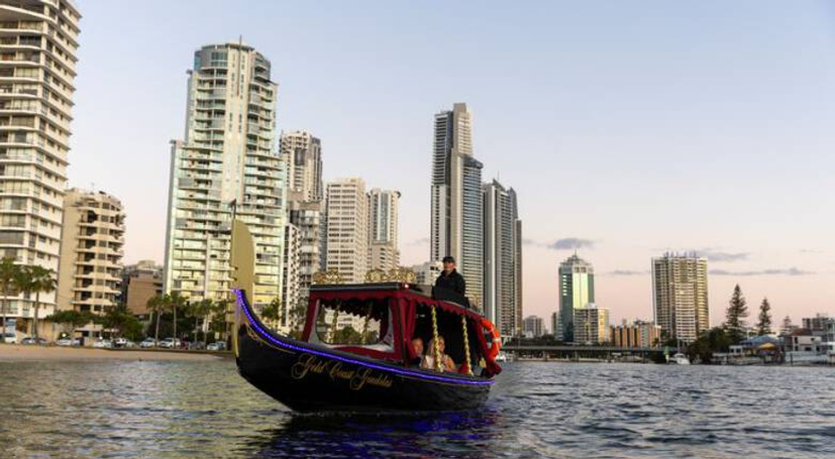 Luxury Gondola Cruise with Sparkling Wine - For 2